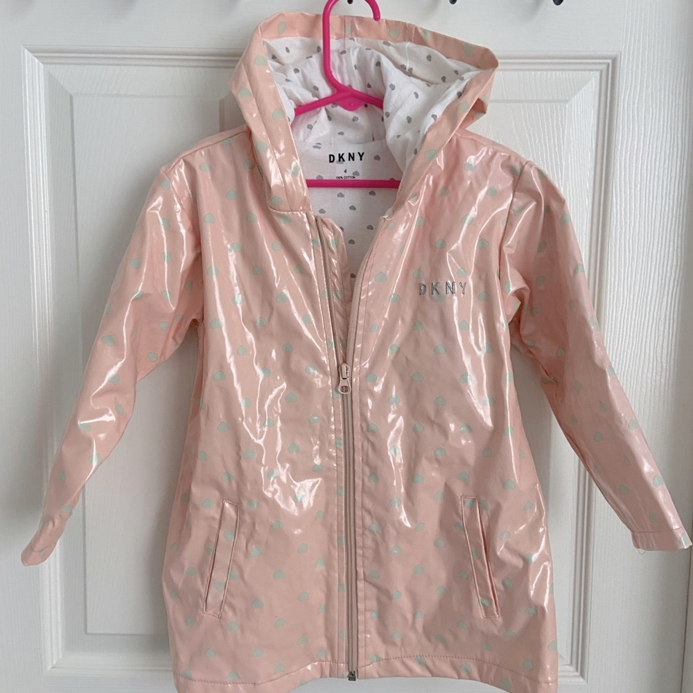 🔥🔥SOLD🔥🔥DKNY raincoat